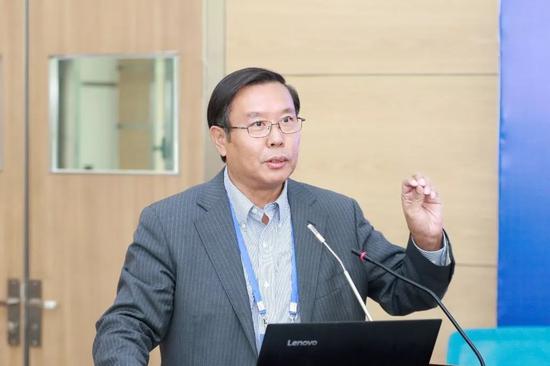 同濟(jì)大學(xué)經(jīng)濟(jì)與管理學(xué)院院長(zhǎng) 李垣教授.jpg