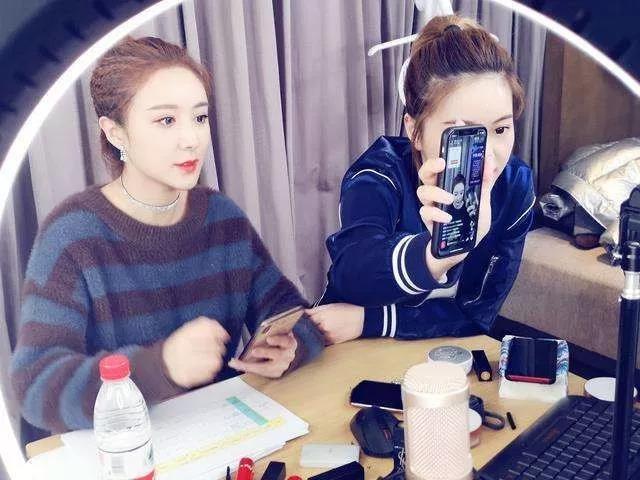 薇婭直播.jpg 薇婭直播.jpg