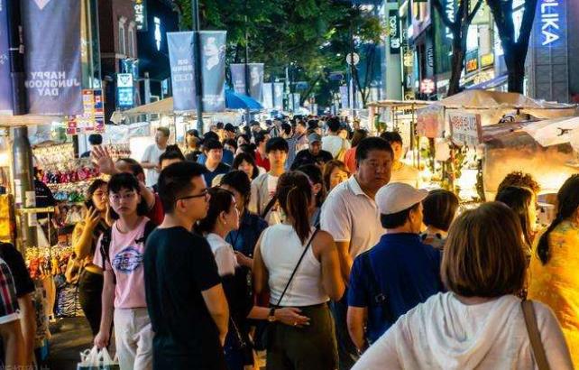 全民擺地攤.jpg 全民擺地攤.jpg