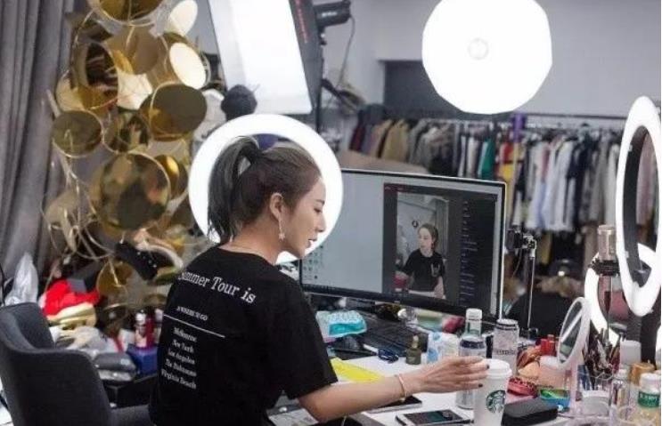 直播.jpg 直播.jpg